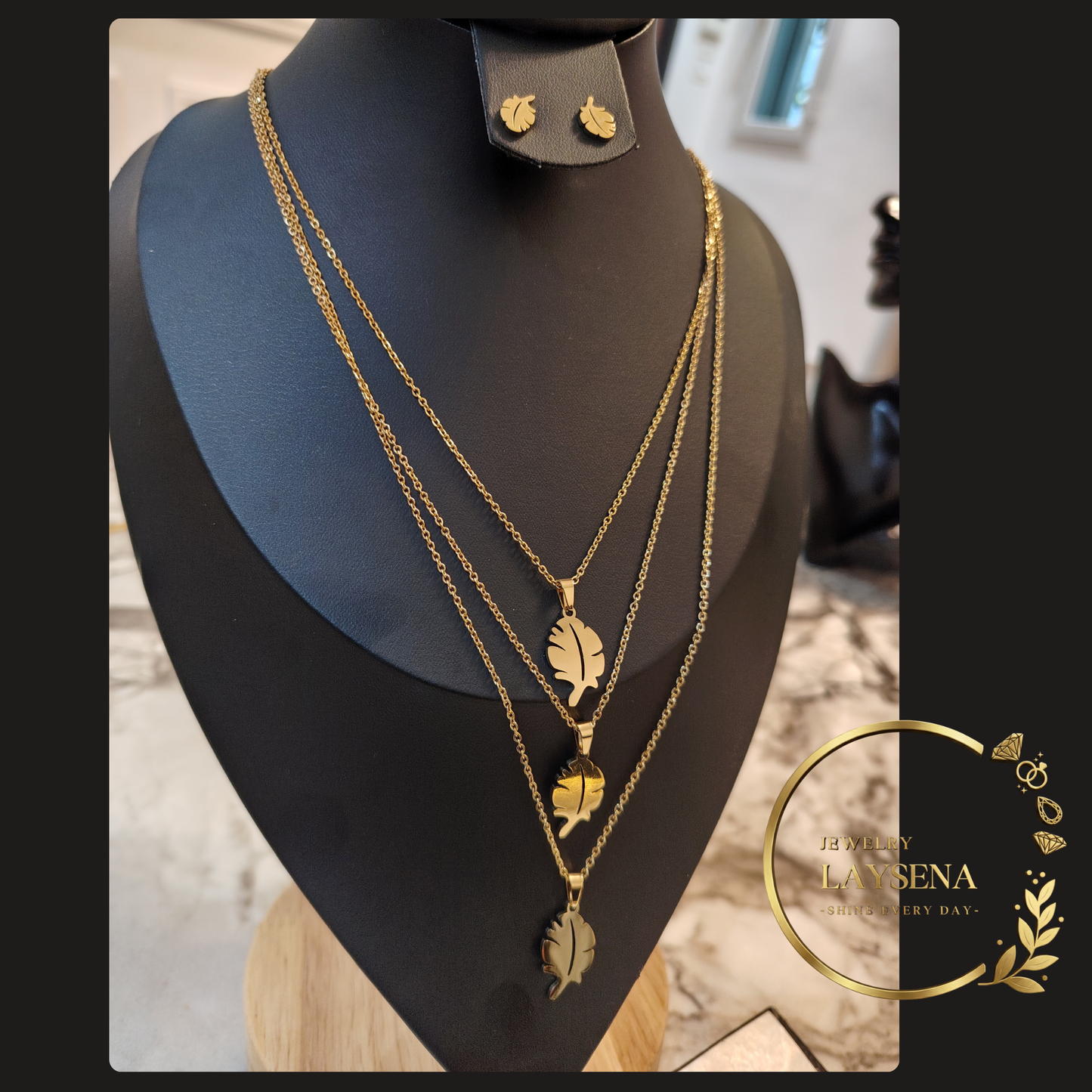Ensemble Collier Multi-Chaînes et Boucles d’Oreilles – Pendentifs Feuille