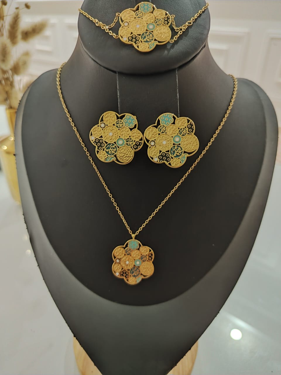 Parure Filigrane Fleur – Collier, Boucles & Bracelet