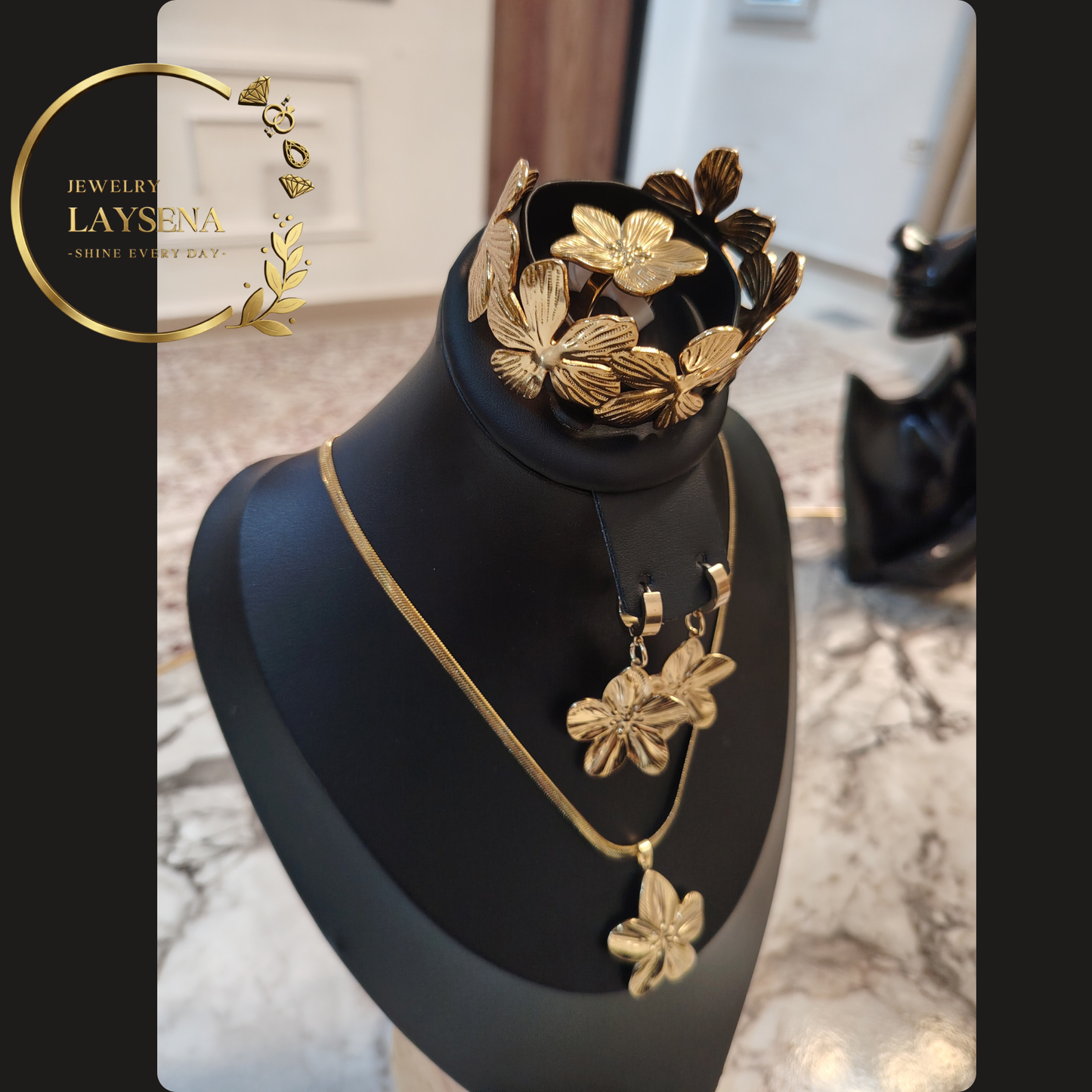 ENSEMBLE Motifs Floraux :Collier + Bracelet + Boucles d’Oreilles + Bague