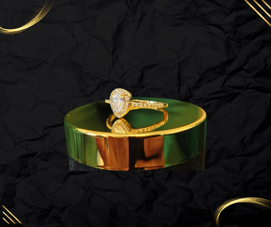 Bague Solitaire – Pierre Poire Pavée Dorée