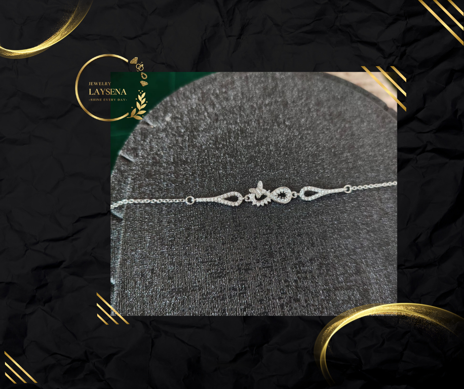 Bracelet Carré Pavé – Pendentif Infinity Scintillant