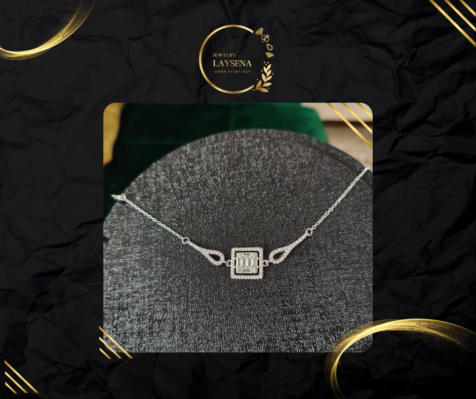 Bracelet Carré Pavé – Pendentif Infinity Scintillant