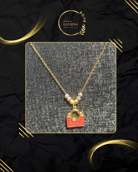 Collier Pendentif Mini Sac à Main Émaillé – Perles Dorées & 6 Couleurs