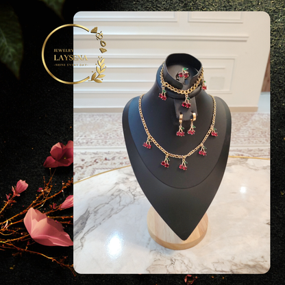 Ensemble Cirys: الفخامة مع لمسة دلال. 🍒 طقم الكرز اللي باش يزيّن لبستك ويعطيك طلة مختلفة!